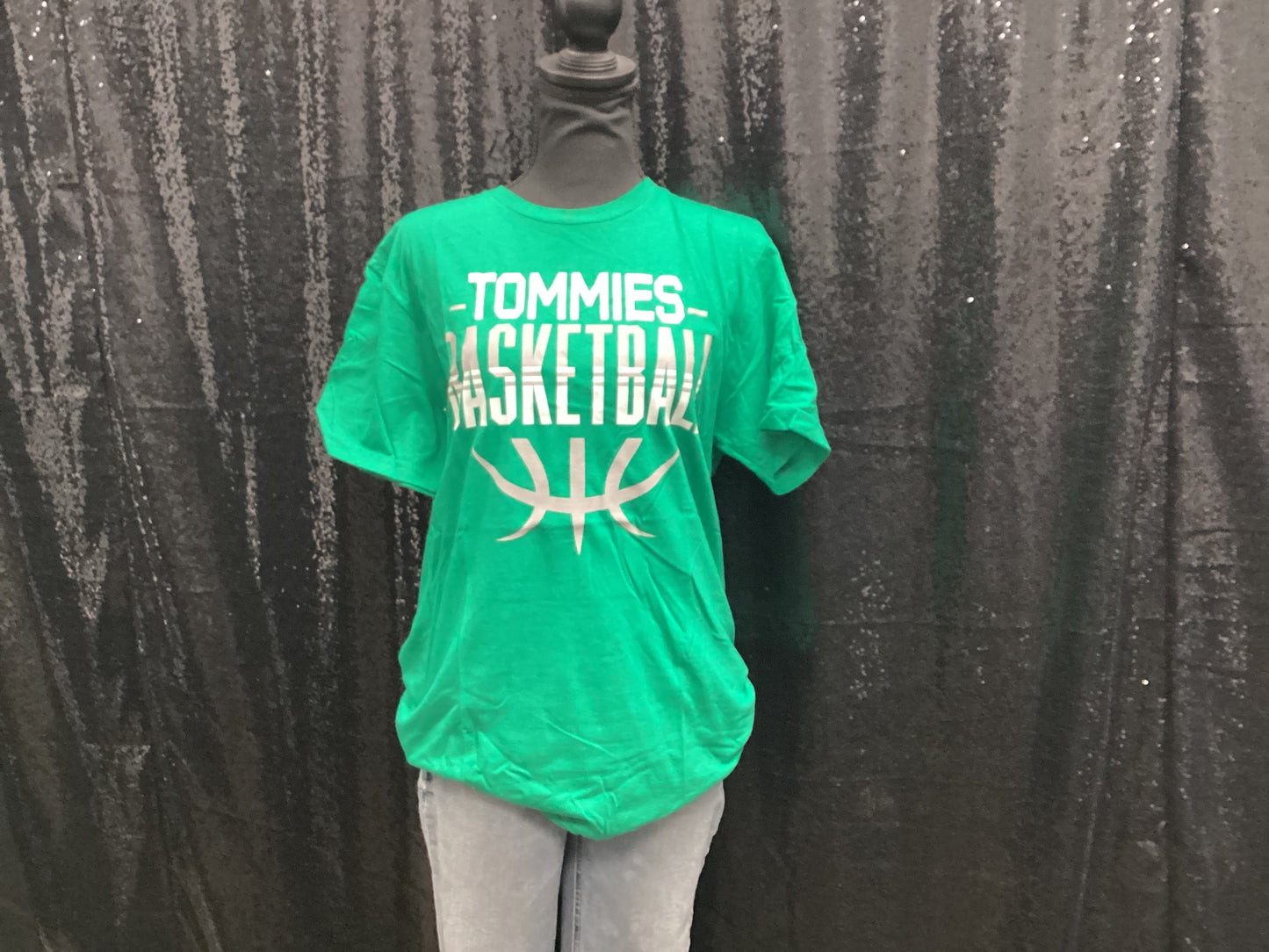 tommies basketball - green tshirt - MEDIUM